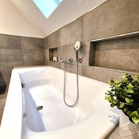 21133 Апартаменти